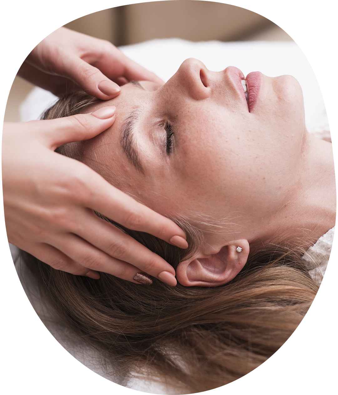 Reiki je energetická terapie podporující harmonizaci energie, uvolnění stresu a vnitřní klid.